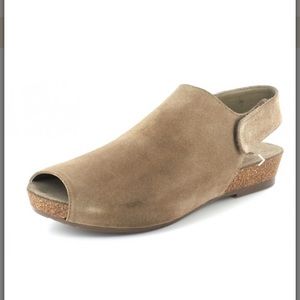 Chocolat Blu “Val” new sling back